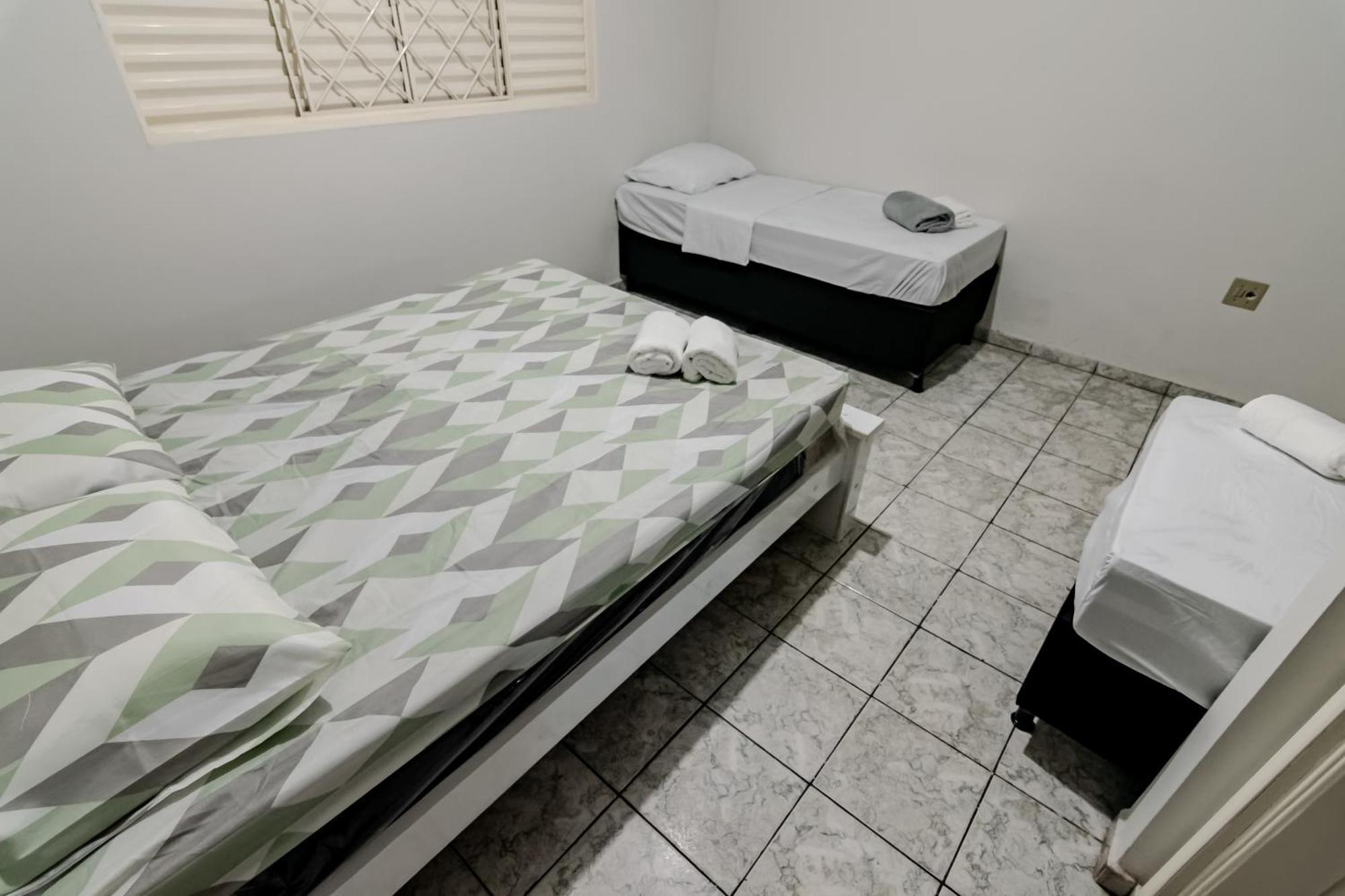 Pousada Roosevelt Suite 01 - Pousada Central Prox Rodoviaria E Dist Industrial 乌贝兰迪亚 外观 照片